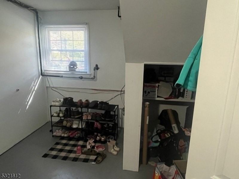 65 Wetmore Ave - Photo 5 of 22