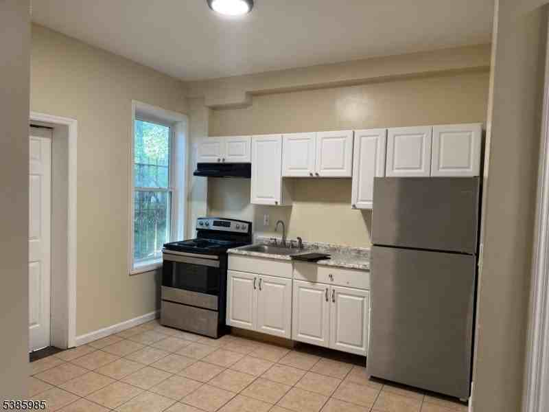 113 S 11th St - Photo 2 of 9