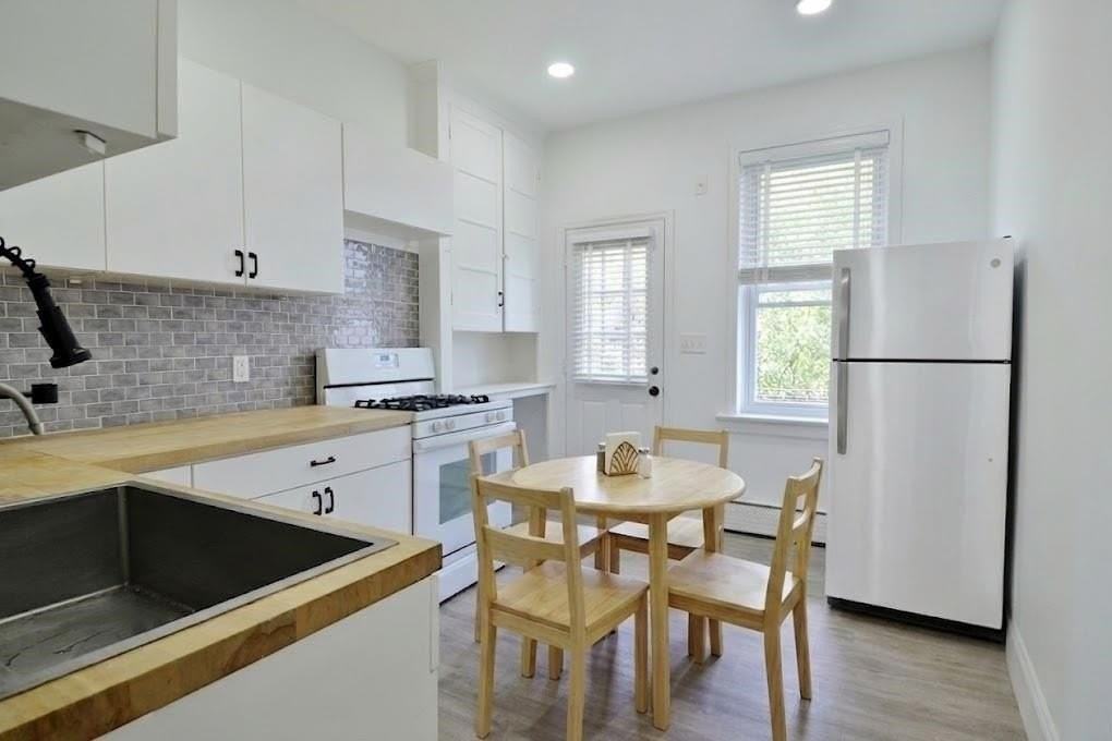 885 Broadway #3 - Photo 7 of 26