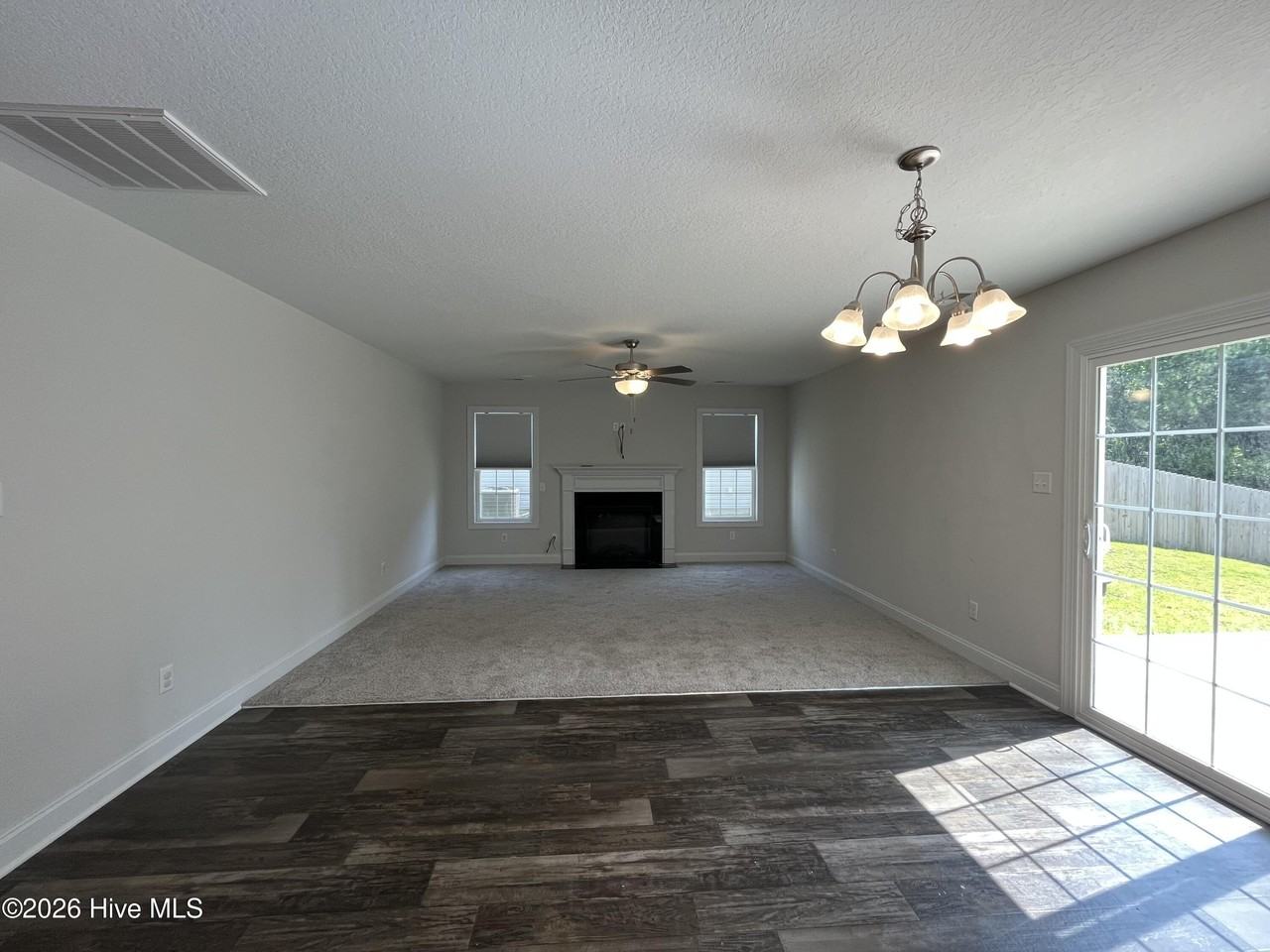 400 Amethyst Ct - Photo 4 of 19