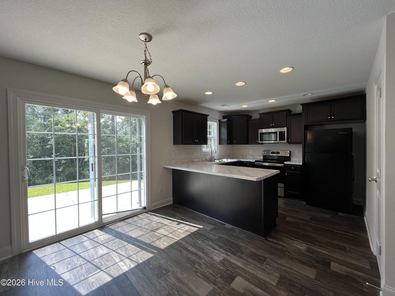 400 Amethyst Ct - Photo 6 of 19