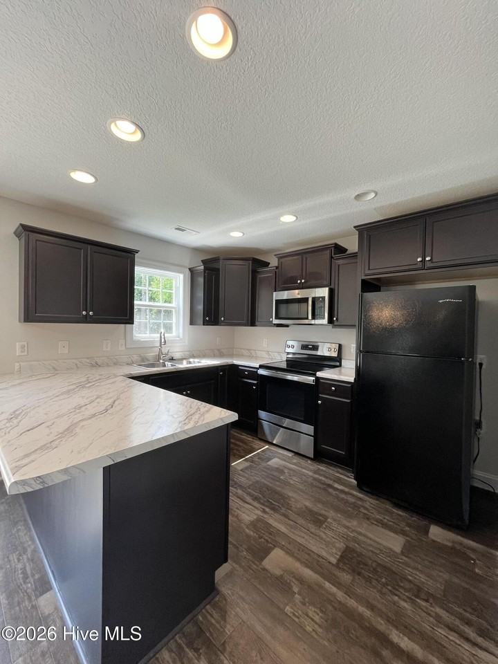 400 Amethyst Ct - Photo 7 of 19