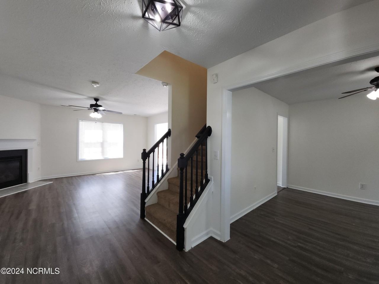 205 Ashcroft Dr - Photo 7 of 43