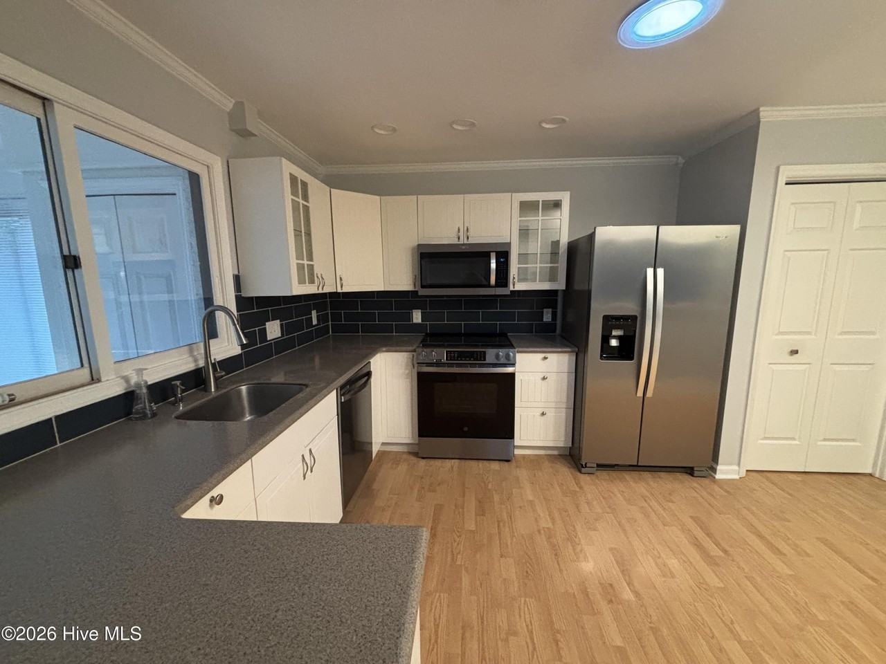 55 Salem Dr - Photo 3 of 19