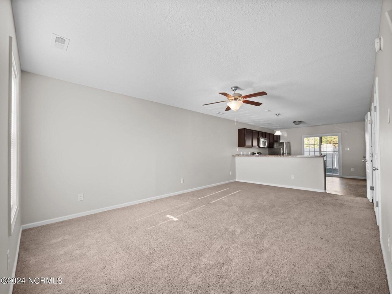102 W Murrow Ln - Photo 5 of 31