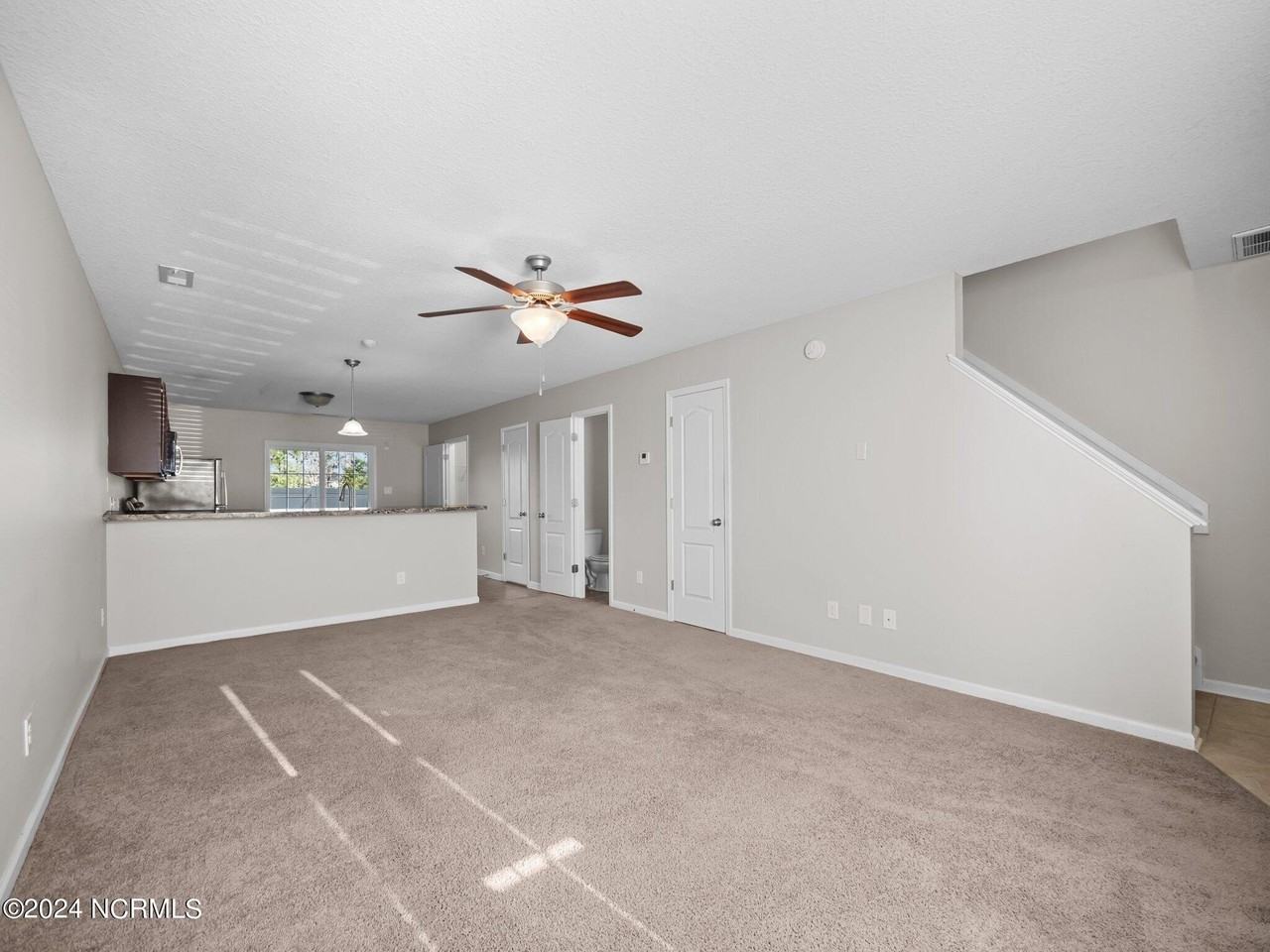 102 W Murrow Ln - Photo 6 of 31
