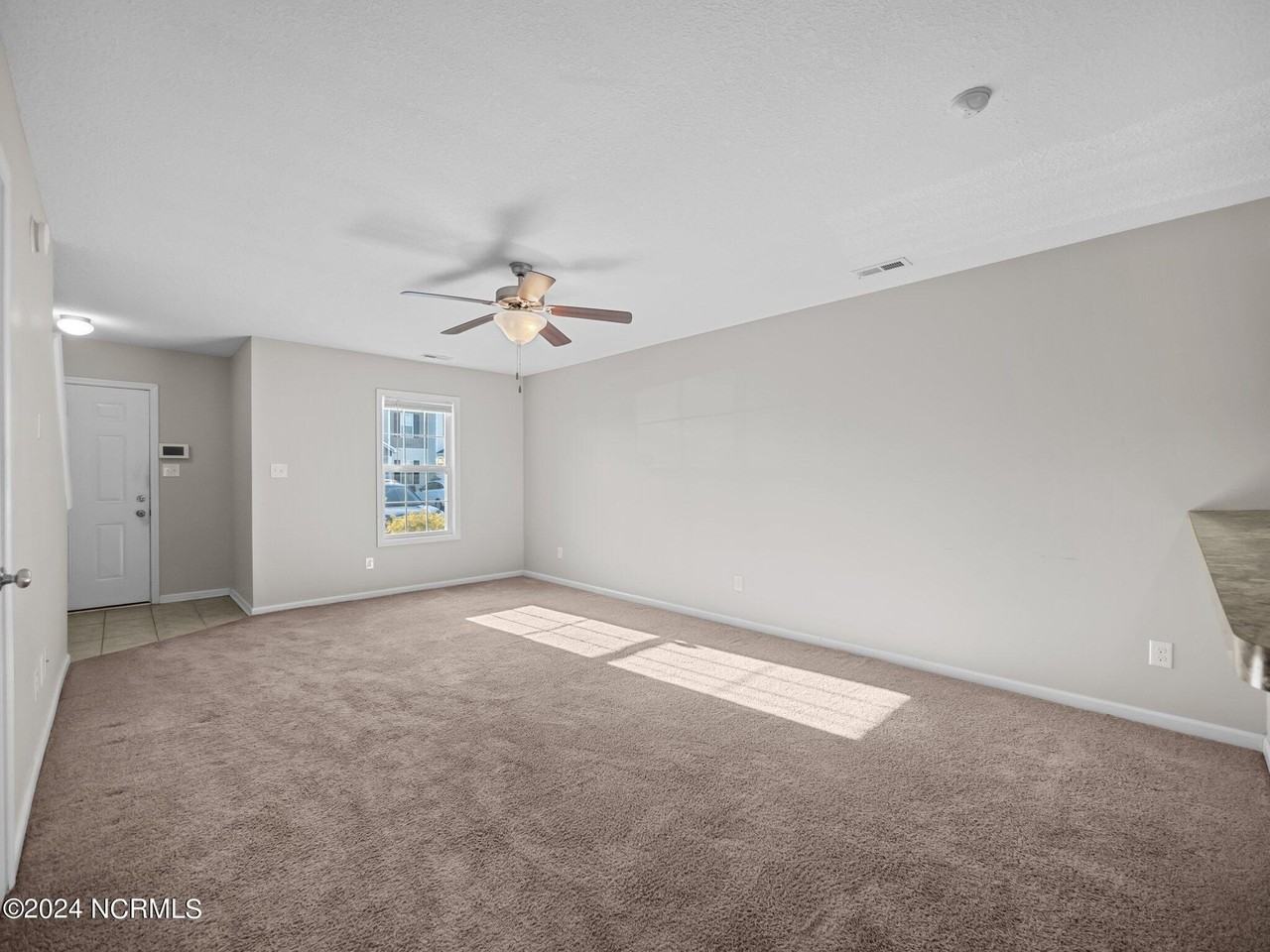 102 W Murrow Ln - Photo 7 of 31