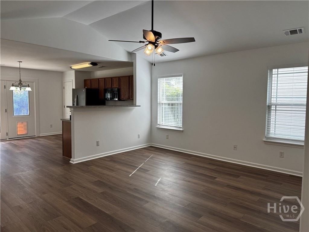 115 Fox Glen Ct - Photo 3 of 13