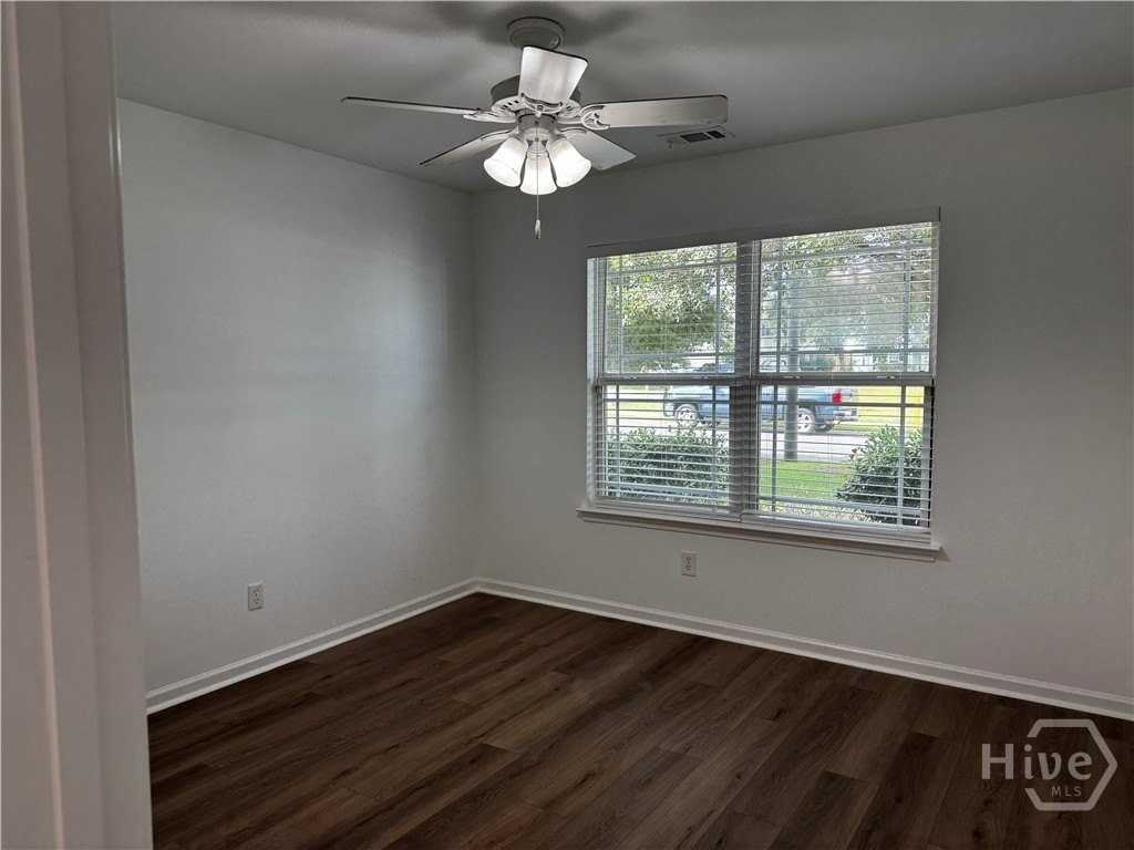 115 Fox Glen Ct - Photo 7 of 13
