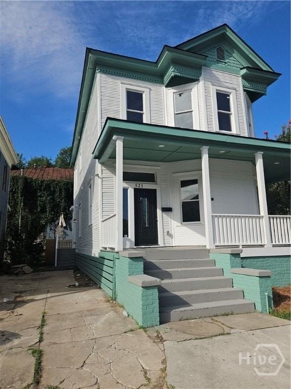 521 W 38th St - Photo 3 of 50