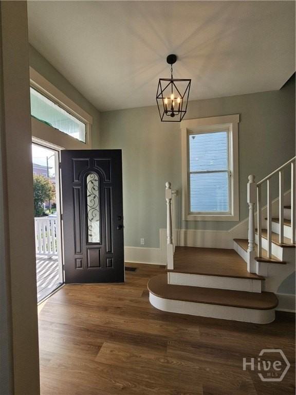 521 W 38th St - Photo 5 of 50