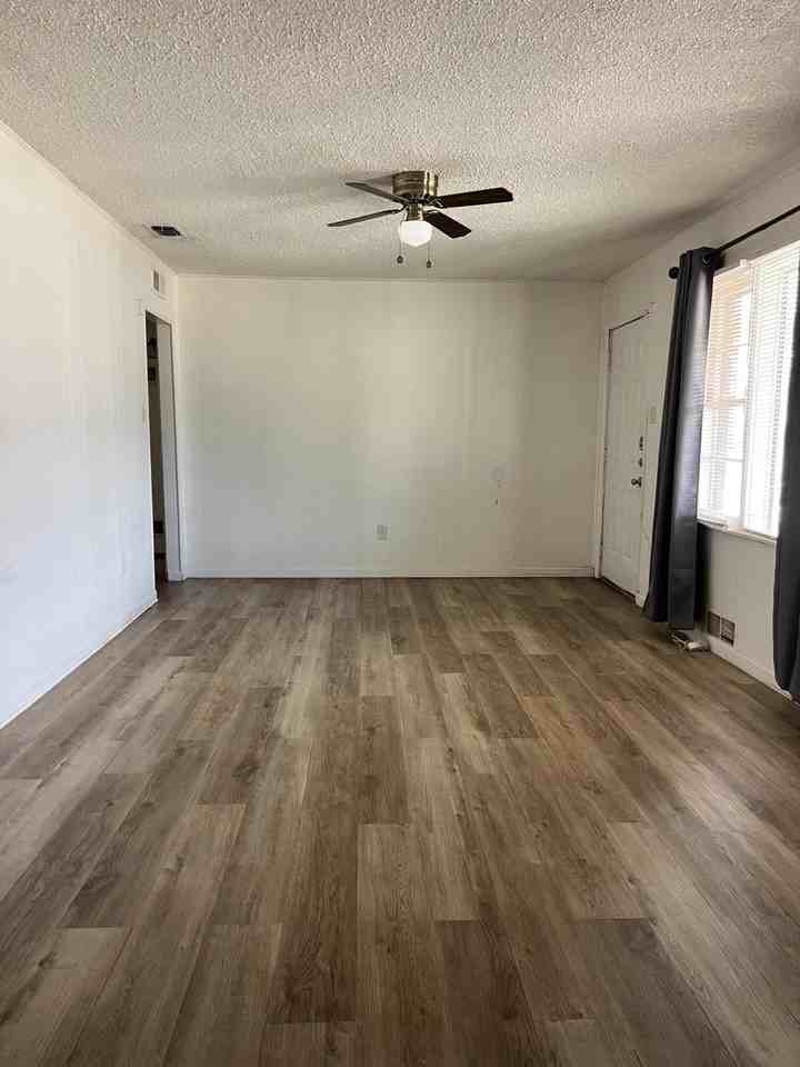 3116 37th St - Photo 5 of 12