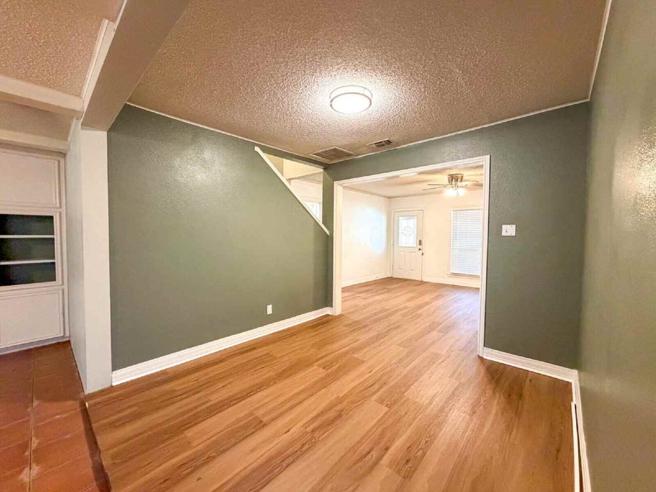 2506 32nd St - Photo 5 of 20