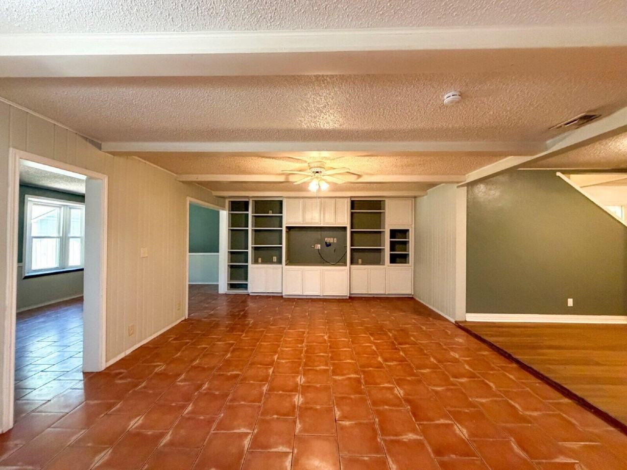 2506 32nd St - Photo 7 of 20