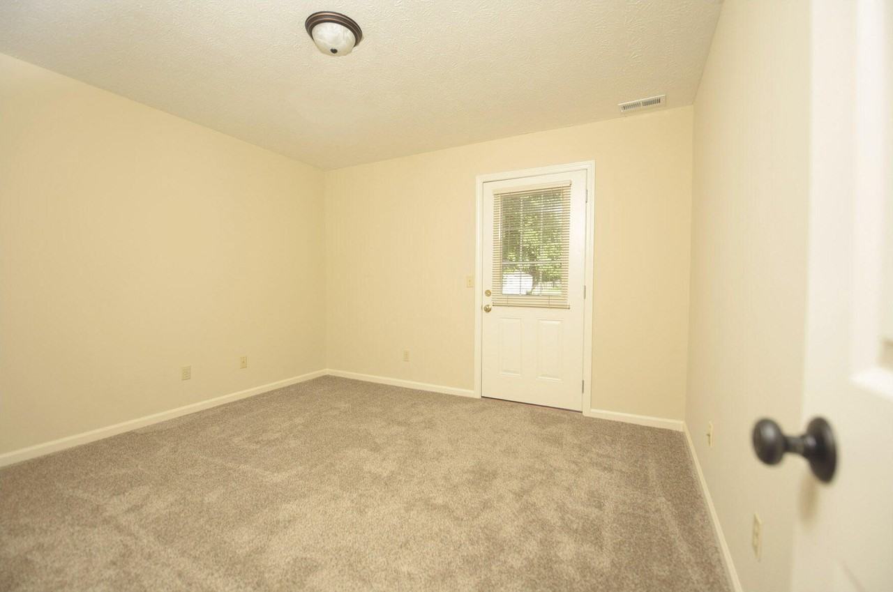 73 Forest Hill Dr - Photo 5 of 8