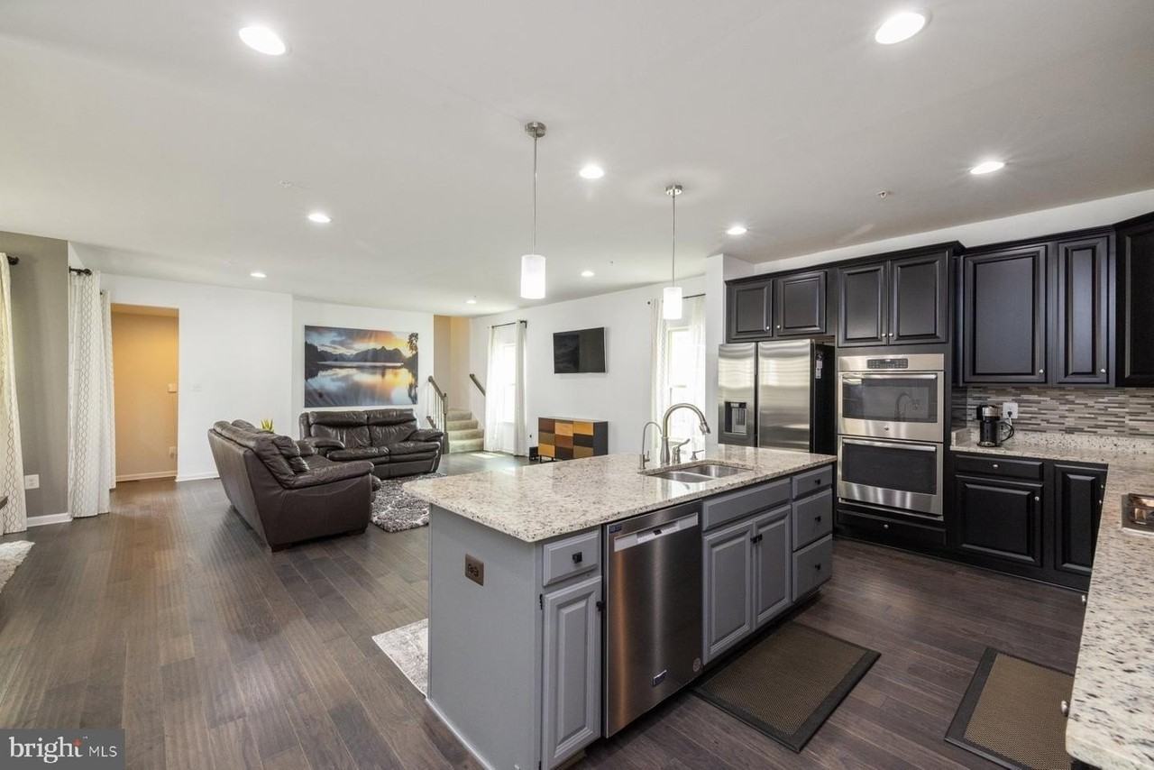 5861 Oakdale Village Rd - Photo 5 of 45