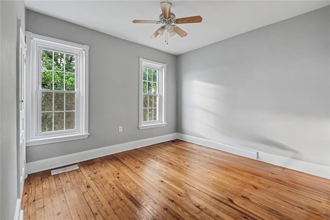 350 Dupont St - Photo 6 of 10