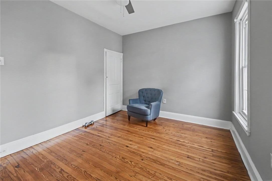 350 Dupont St - Photo 7 of 10