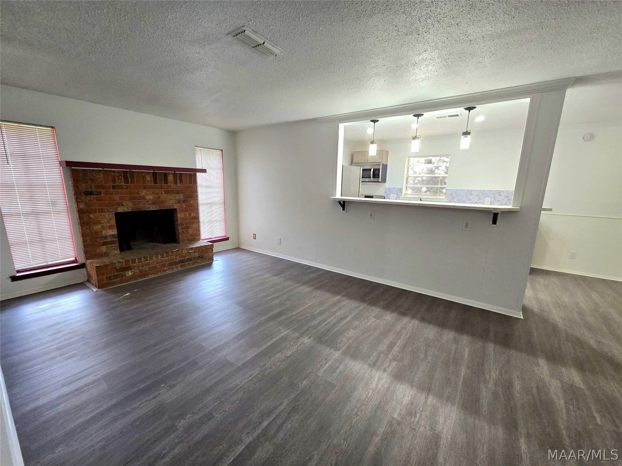 6133 Jennifer Ln - Photo 4 of 16