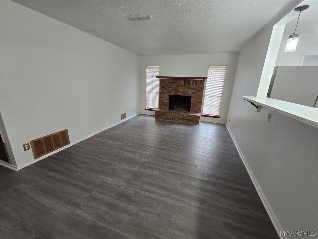 6133 Jennifer Ln - Photo 6 of 16