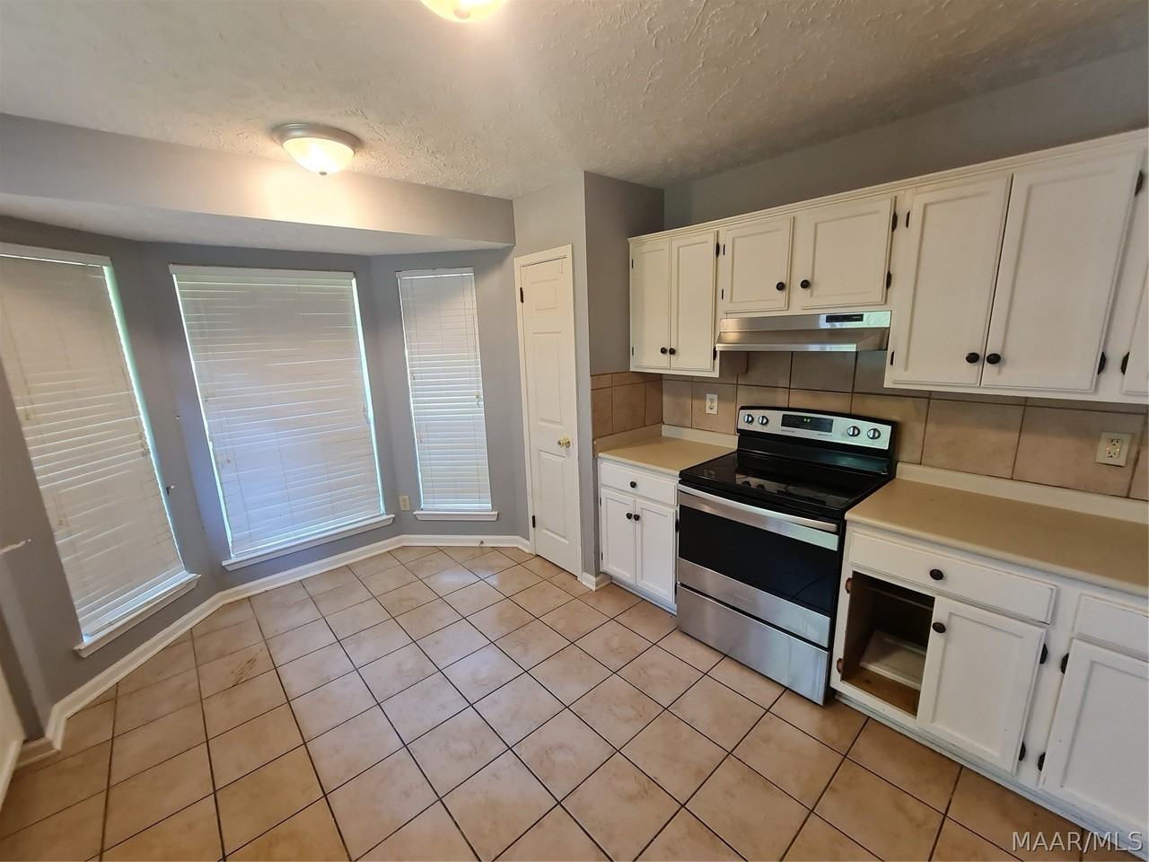 3661 Horseshoe Cir - Photo 7 of 24