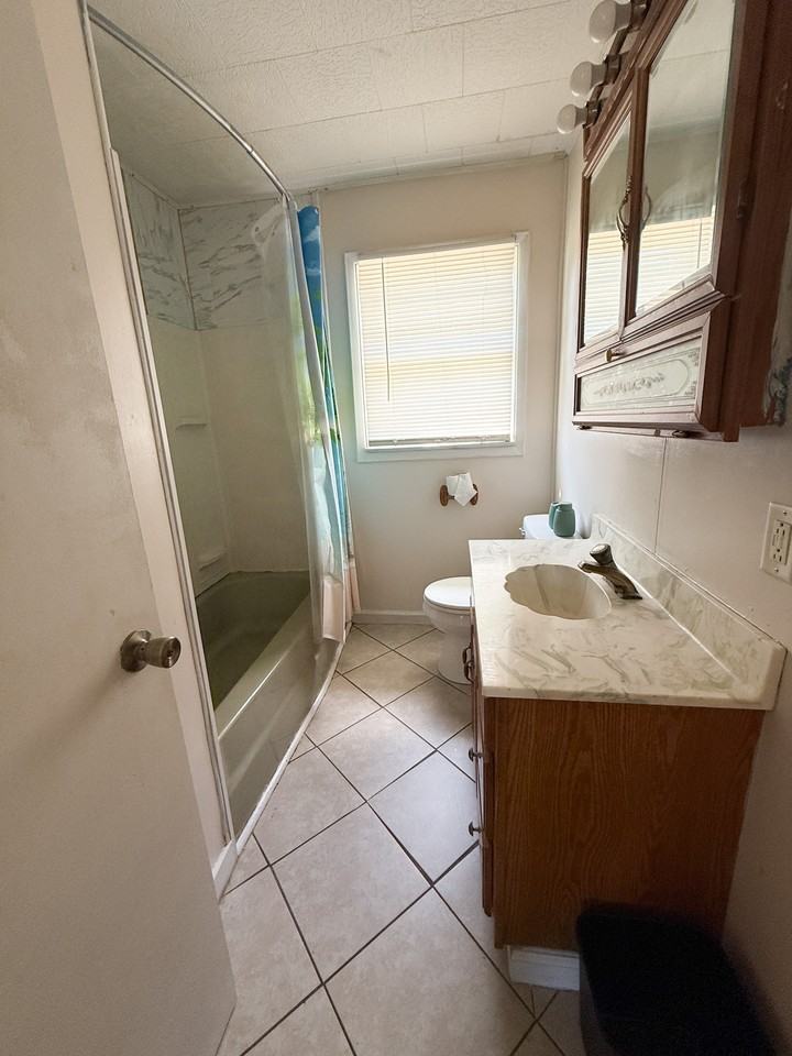 2201 Tebeau St #1 - Photo 4 of 8