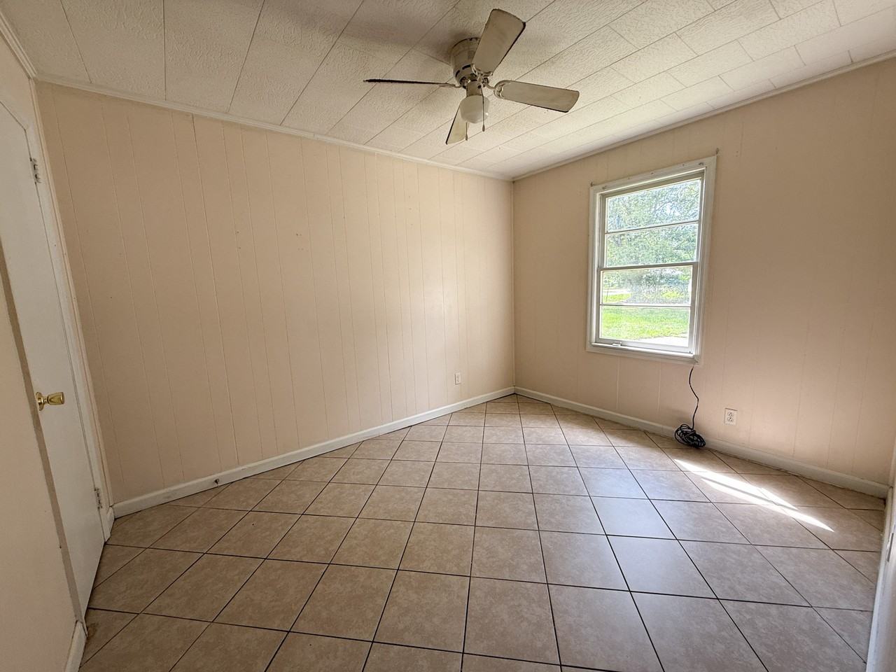 2201 Tebeau St #1 - Photo 7 of 8