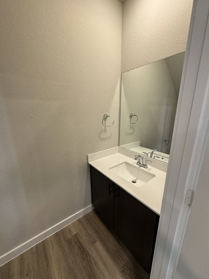 9308 Harborview Dr #9107 - Photo 5 of 8