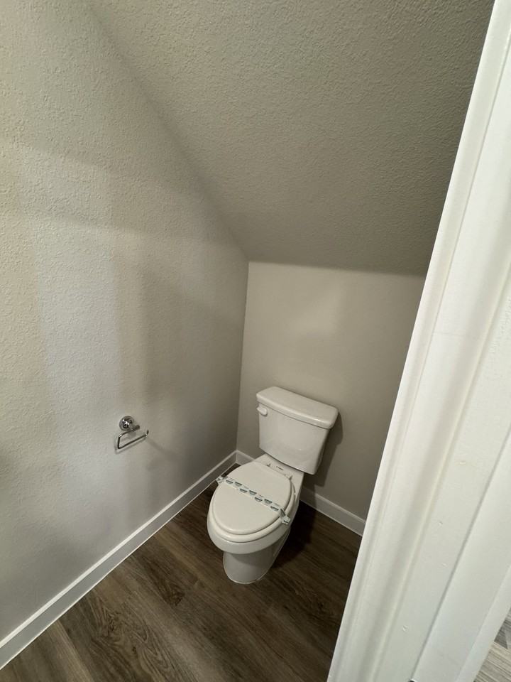 9304 Harborview Dr #8106 - Photo 7 of 8