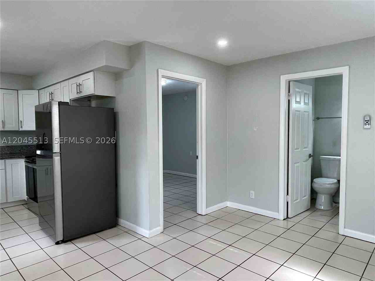 325 Sw 14th Ct #C - Photo 4 of 9