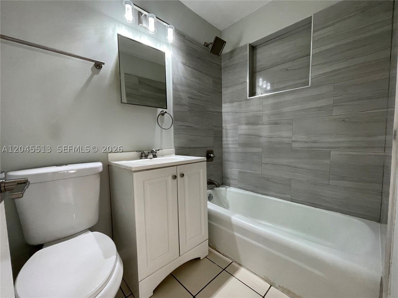 325 Sw 14th Ct #C - Photo 6 of 9