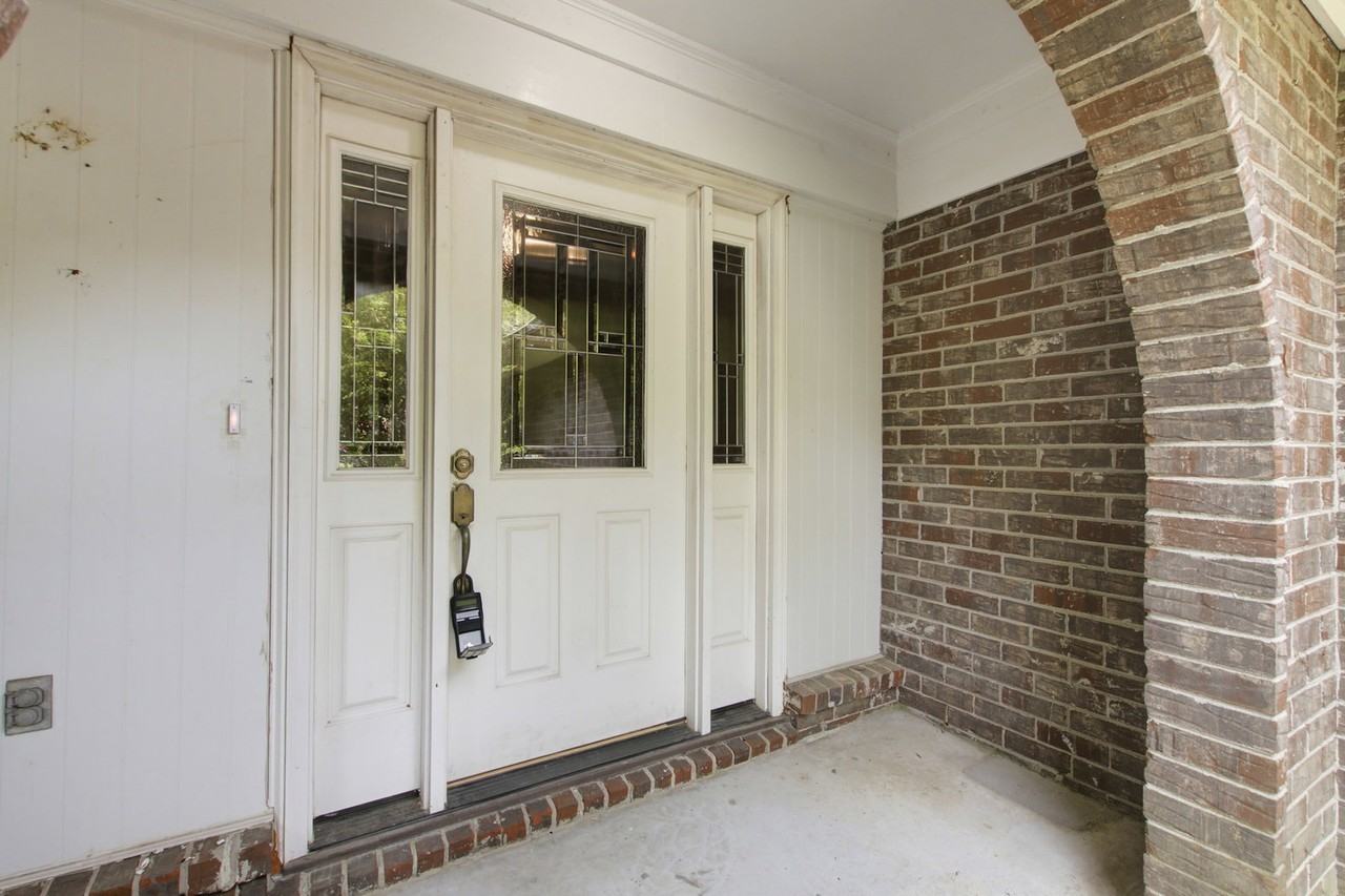 2067 Dogwood Rd - Photo 2 of 8