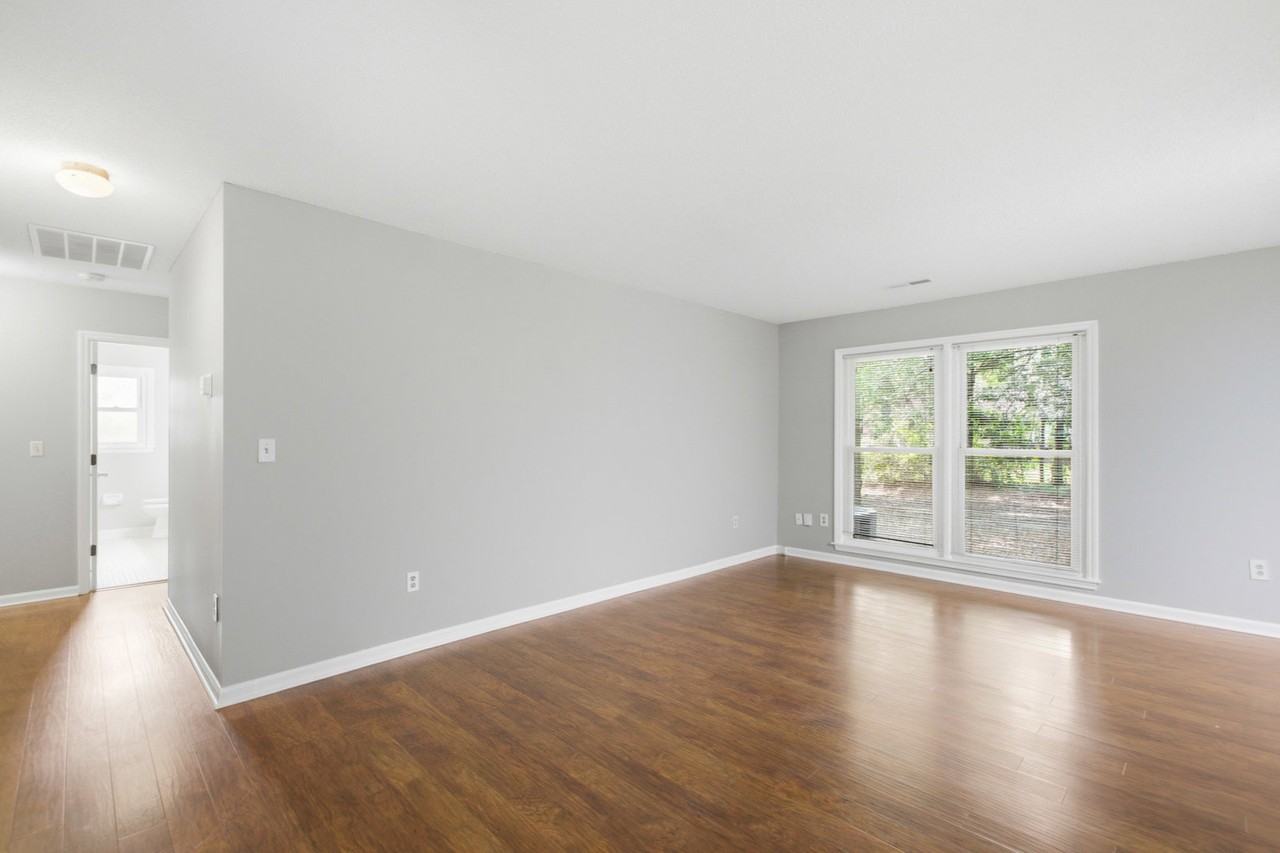 2067 Dogwood Rd - Photo 6 of 8