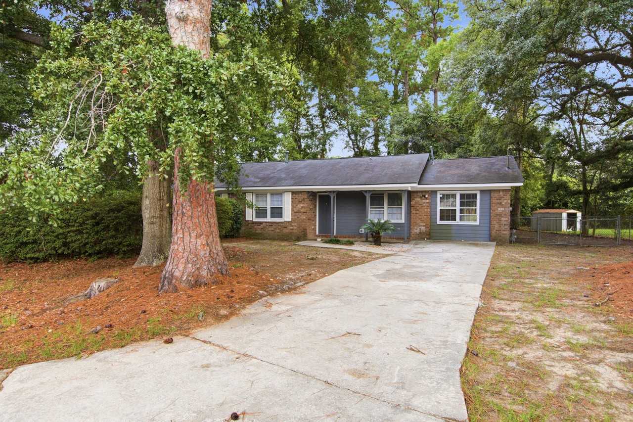 1860 Piper Dr - Photo 2 of 8