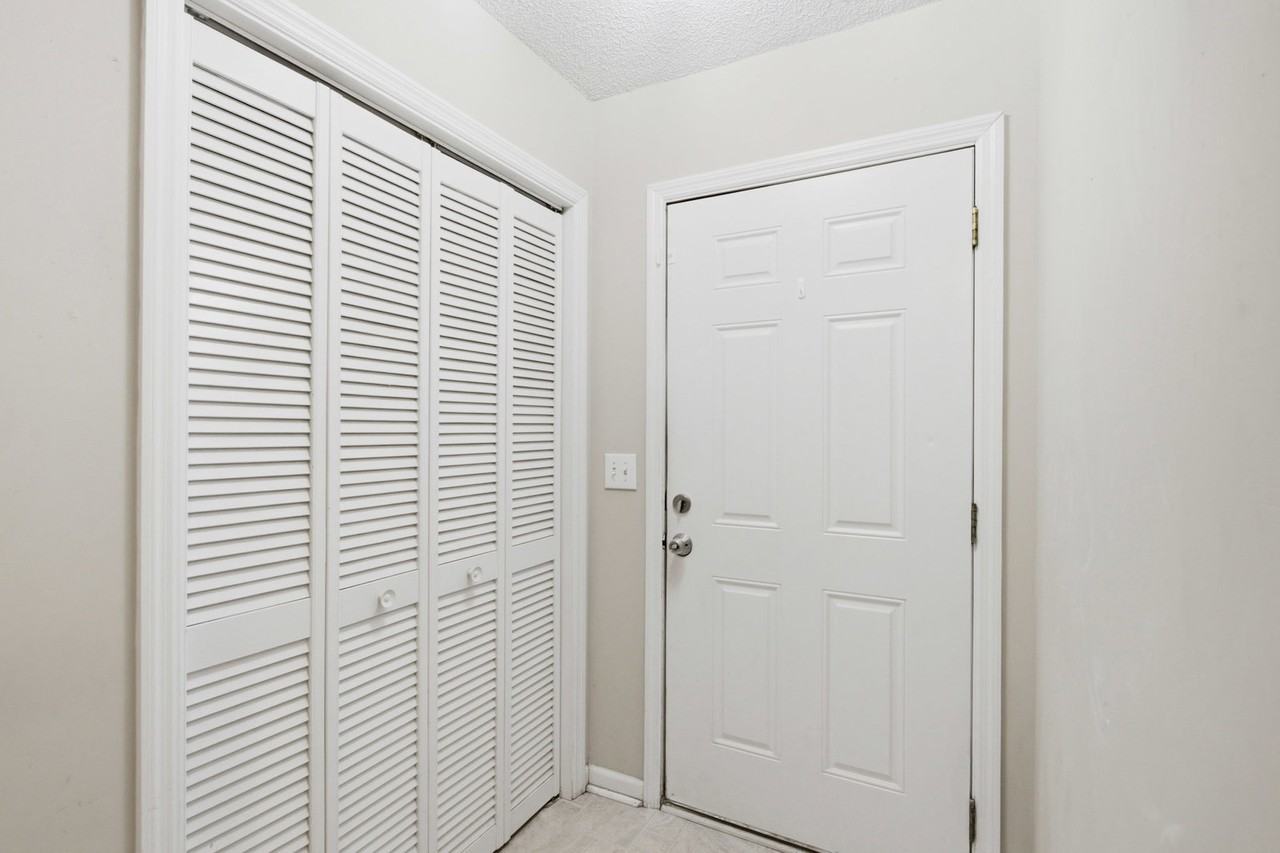 1860 Piper Dr - Photo 4 of 8
