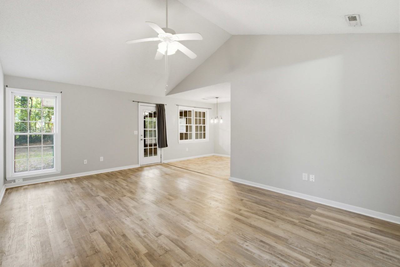1860 Piper Dr - Photo 6 of 8