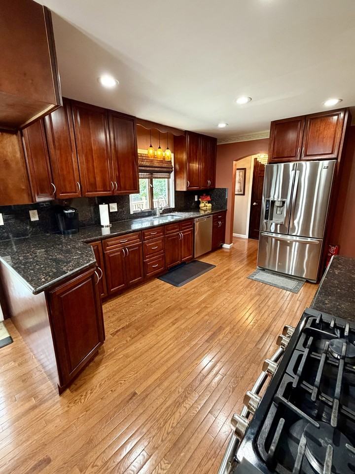 598 Cleveland Ave - Photo 2 of 8