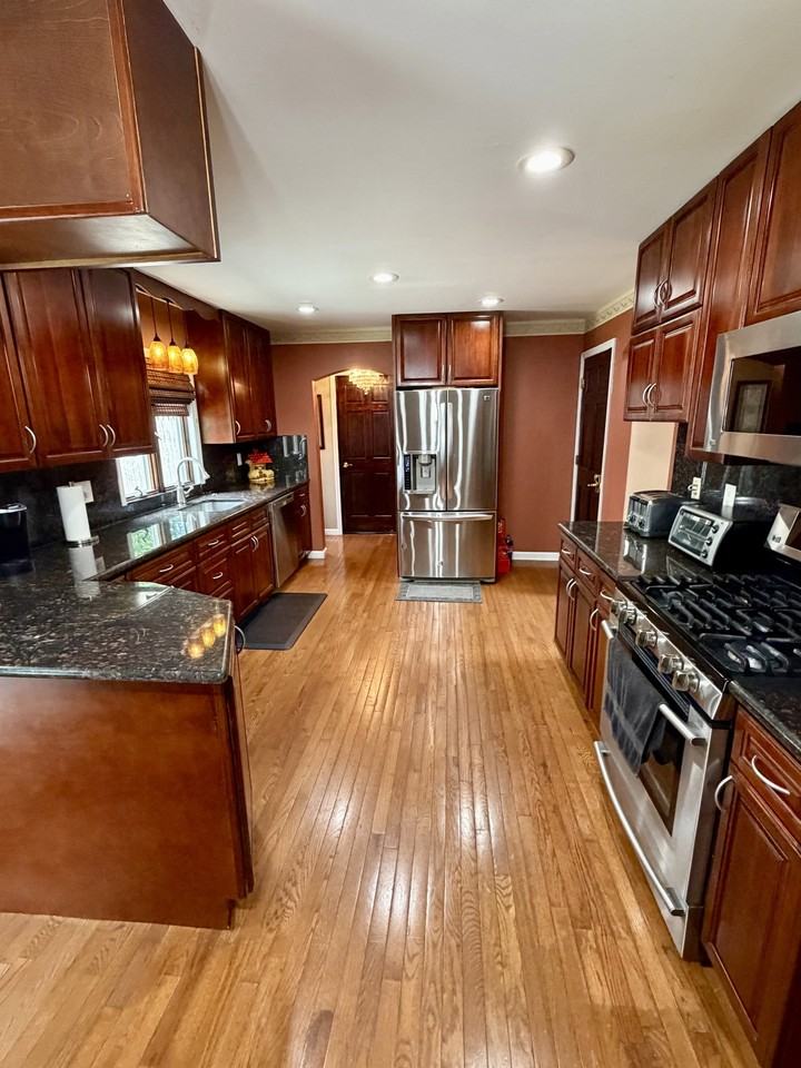 598 Cleveland Ave - Photo 5 of 8