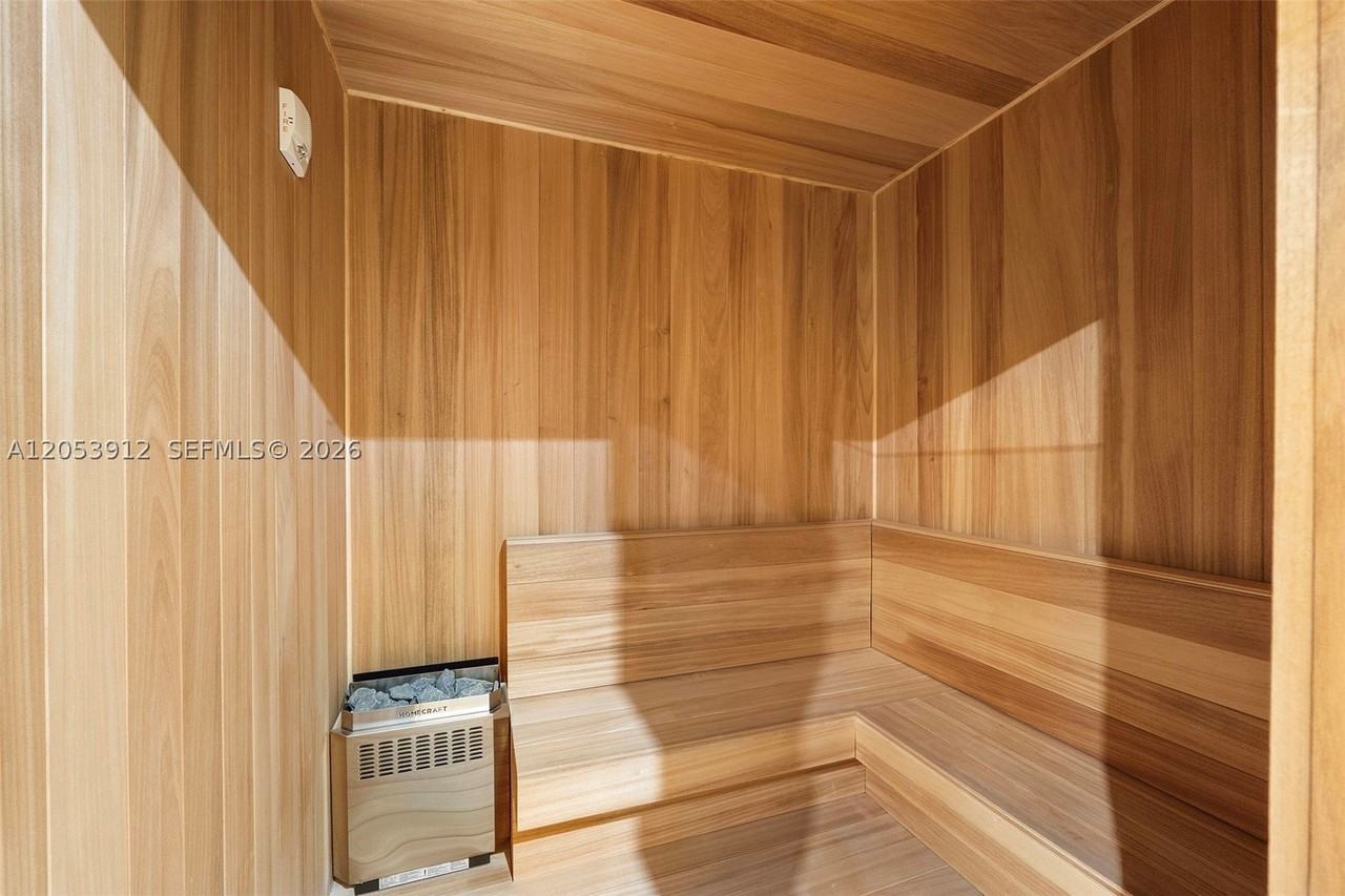 90 NE 32 #514 - Photo 3 of 37