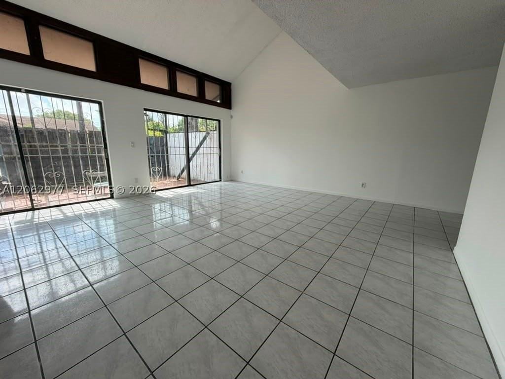 4045 Sw 68th Way #5I - Photo 2 of 16