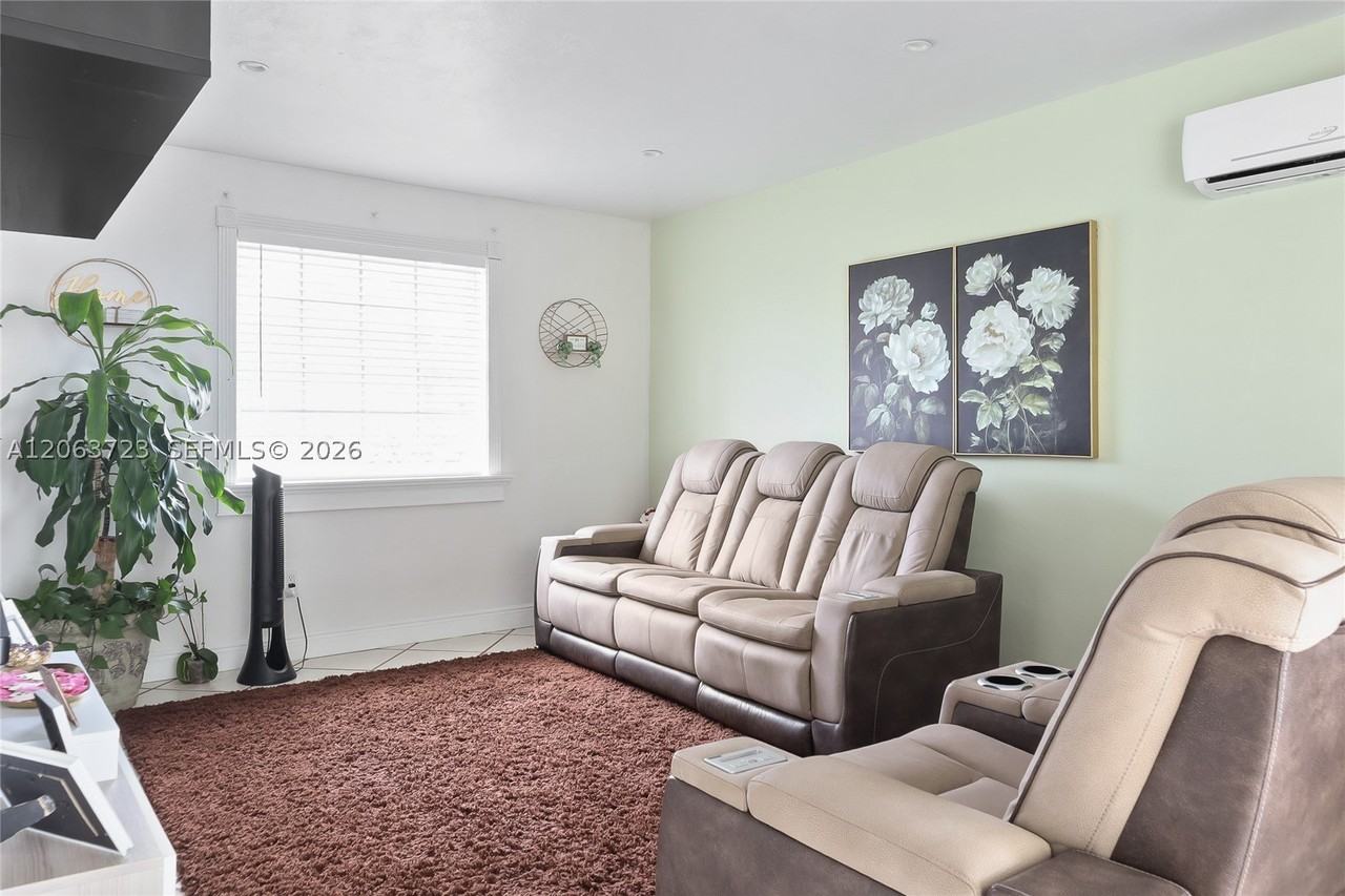 8121 Sw 204th St - Photo 5 of 15