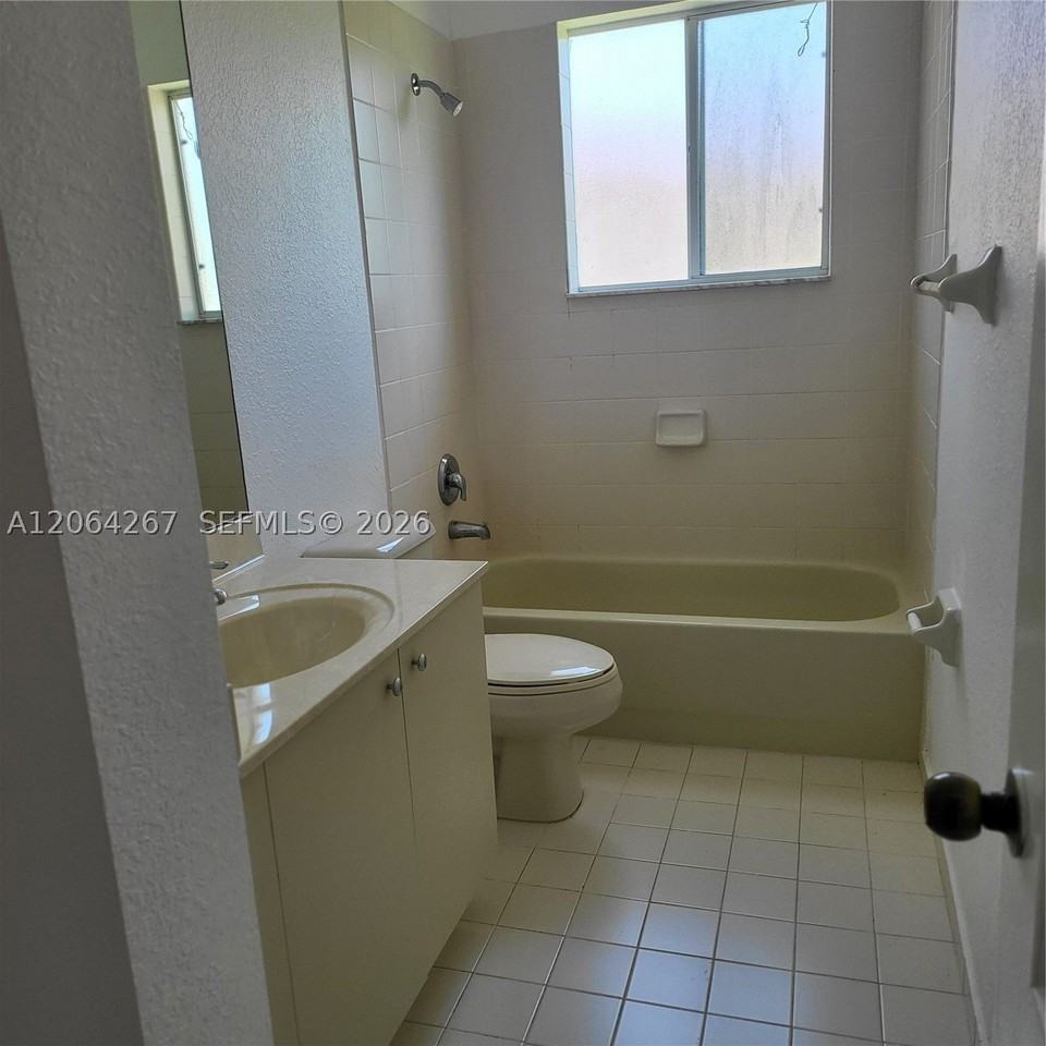 21436 Sw 85th Ct #21436 - Photo 6 of 9