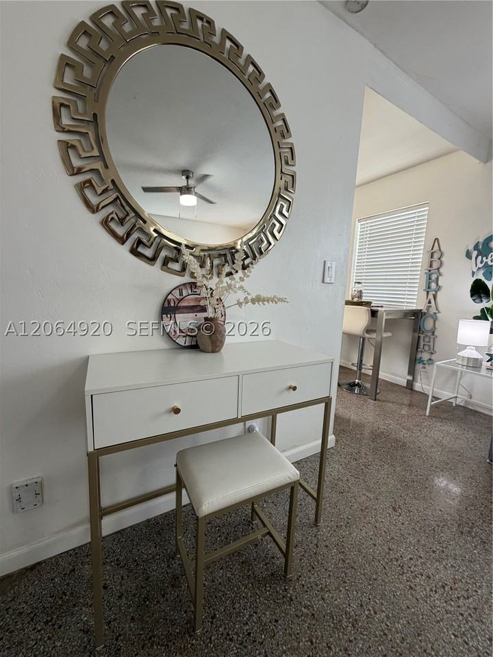 2130 Mckinley St #1 - Photo 5 of 11