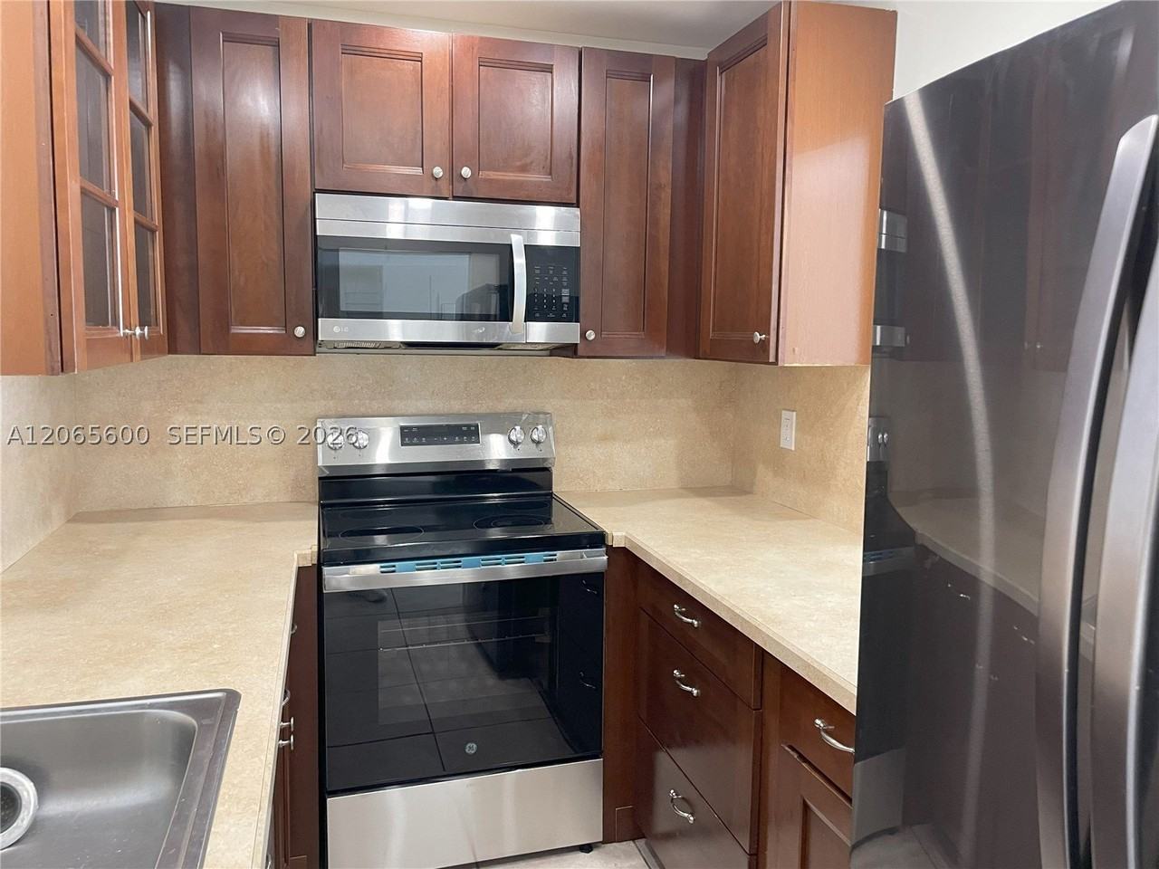 1447 Towhee St - Photo 2 of 14
