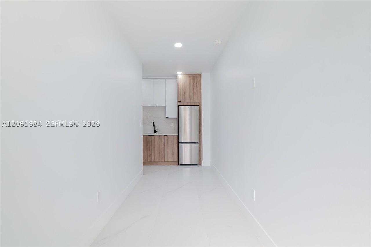 5261 Sw 89th Ave #1 - Photo 4 of 17