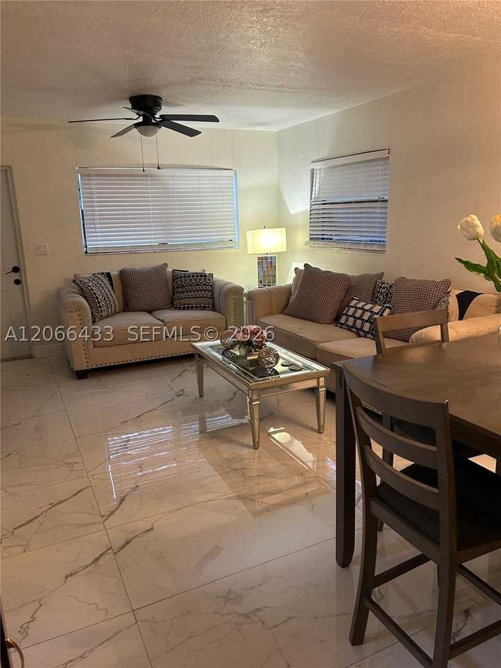 400 N 60th Way #A - Photo 7 of 18
