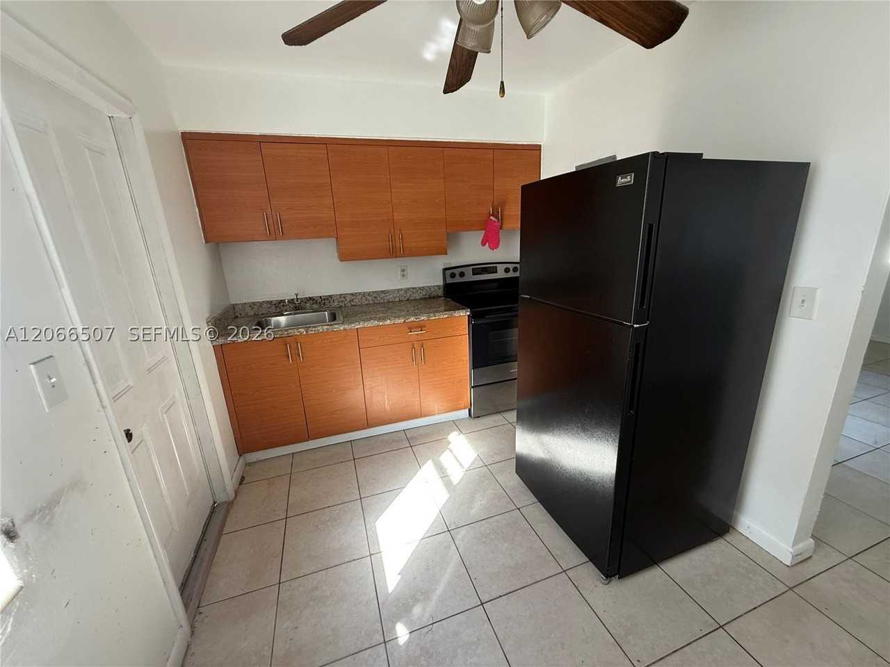 14355 NE 6th Ave #6 - Photo 3 of 13