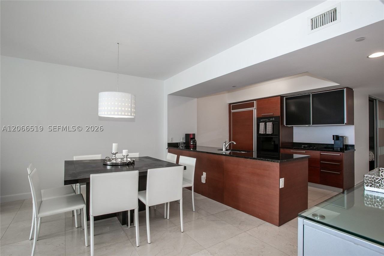 1830 S Ocean Dr #1711 - Photo 7 of 46