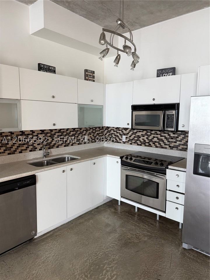 234 NE 3rd St #1603 - Photo 4 of 6