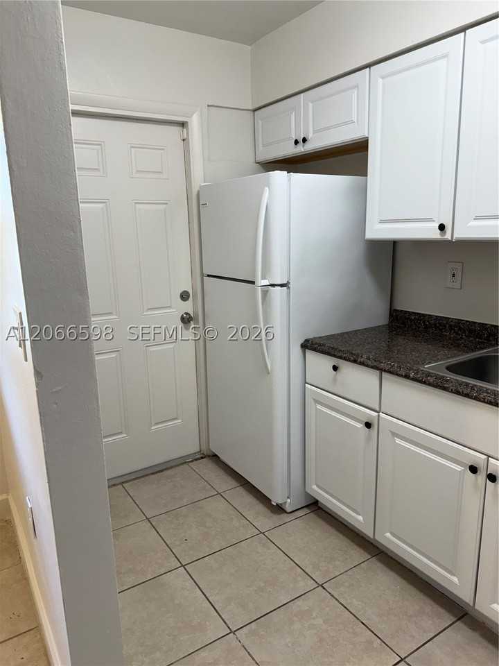 7241 Venetian St #11 - Photo 3 of 7